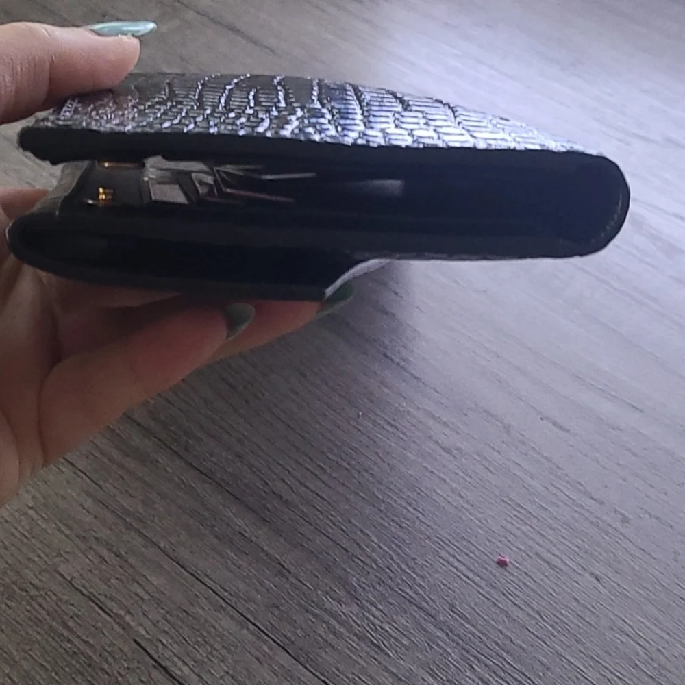 YSL wallet with added chains